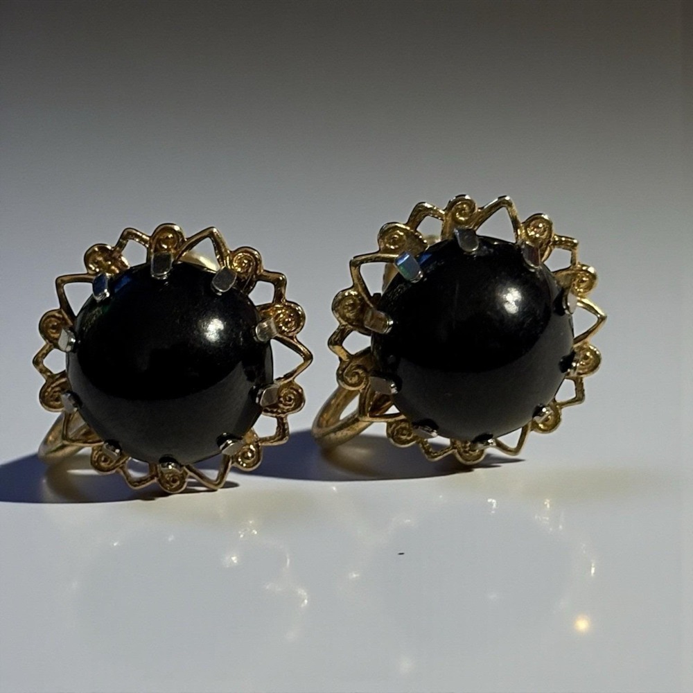 Black‎ Lucite Screw Back Earrings Filigree Gold Tone Round Dome Vintage MCM